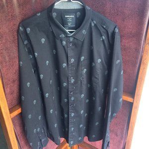 Mens L Black Shirt with skull imprints